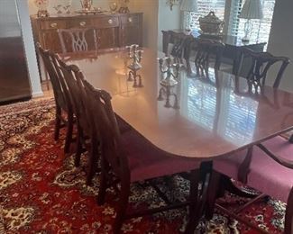 James River plantation double pedestal table in great condition with 2 arm chairs and 6 side chairs. Includes 2 22” leaves making table 112” at full length. $2500