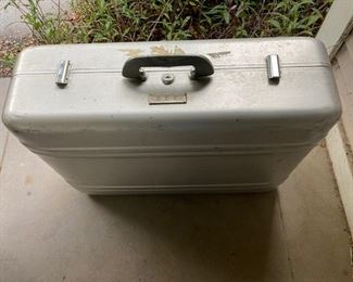 Halliburton aluminum case