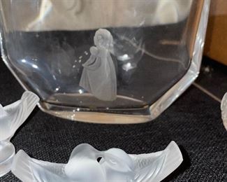 Orrefors Art Glass bowl, Baccarat birds