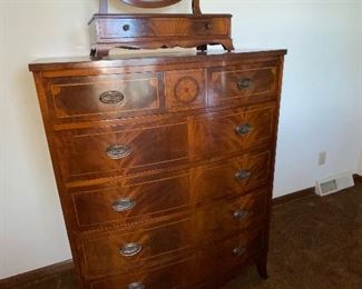 Antique chest of drawers (beautiful condition)