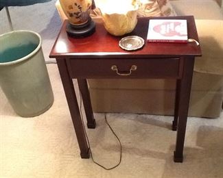 MAHOGANY ONE DRAWER SIDE TABLE