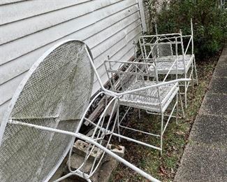 Outdoor Patio Set ... Table and 4 chairs