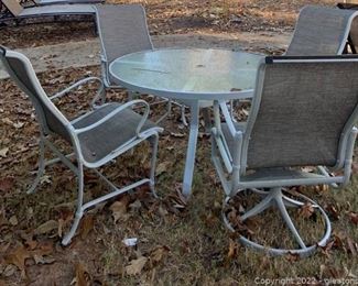 Pale Gray Painted Outdoor Table with Four Chairs