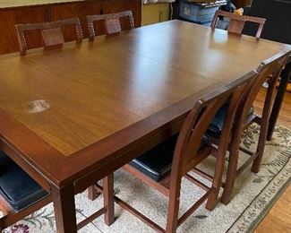 Rosewood dining table with 2 leaves