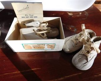 Vintage Baby Shoes (2 pr)