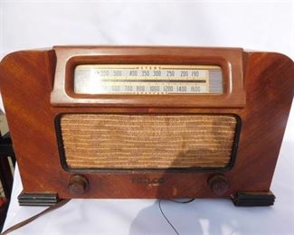 Antique Tabletop Radio by Philco