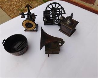 Diecast Wash Tub, Loom, Coffee Grinder, Victrola & Clock Minis