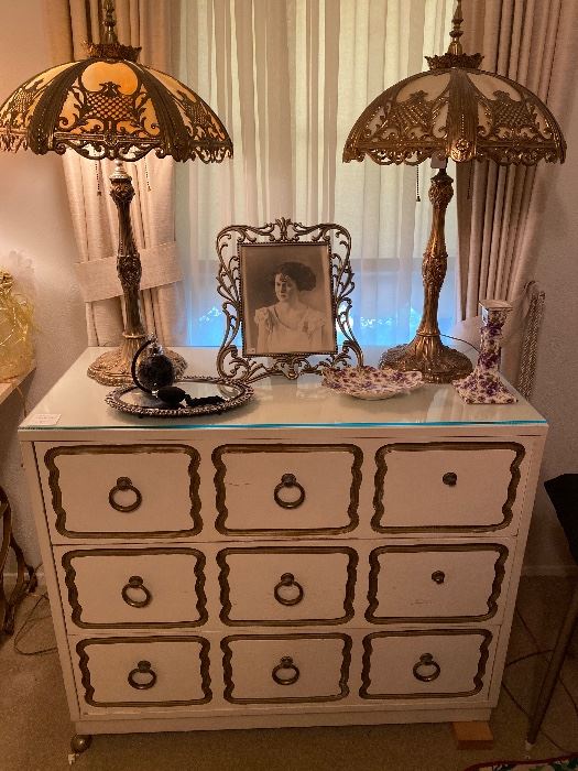 Unique little chest of drawers , art deco style frame & ornate stag glass brass lamps! 
Marvelous!!!!!