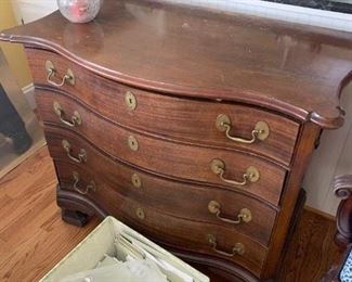 4 Drawer Antique Dresser $ 178.00