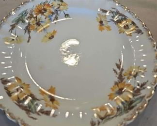 Limoges 22k Gold Yellow Daisy Plates