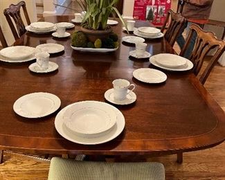 China and centerpiece for sale