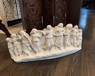 Angels with joined hands, a stunning and heavy piece about 28" long