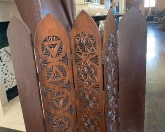 Carved screen, gothic origina unknow about 2.5 ' tall