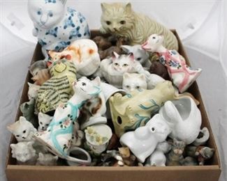 77 - Tray Lot of Assorted Cat Figures
