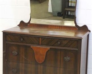 81x - Vintage carved dresser with mirror 71 x 42 x 20
