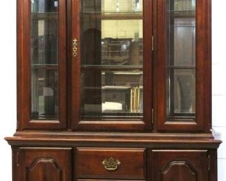 86x - Broyhill lighted 2 part china cabinet 82,5 x 50 x 17
