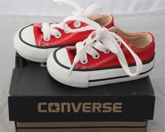 632 - Converse All-Star Size 2m - in Box
