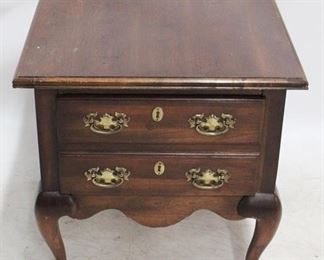 741 - One-Drawer Queen Anne Wood End Table 22 x 25.5 x 22
