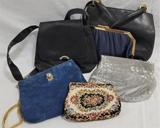 911 - Group Lot Assorted Various sized purses/clutches

