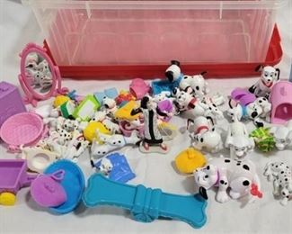 925 - 101 Dalmatians & More Plastic Toy Figures
