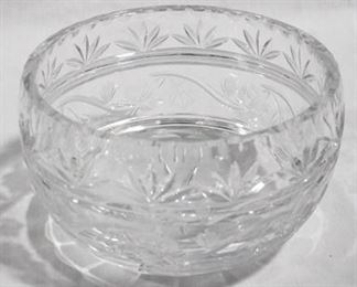 972 - Pressed glass crystal bowl 4 1/2 x 8
