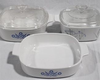 975 - 3 Pieces Corning dishes 2 with lids

