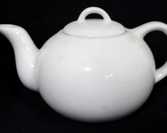 1177 - A K Taiwan teapot 9 x 5 1/2
