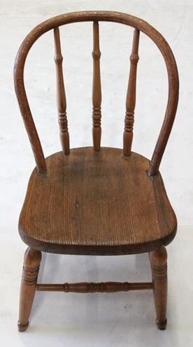 1215 - Vintage small wooden chair 25 x 12 x 12
