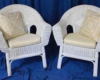 2083 - Pair wicker chairs with 2 pillows 34x32x23
