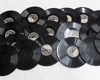 2183 - Group 20 Edison antique phonograph music records some have chips packed in suitcase
