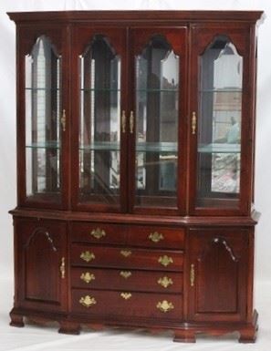 2261 - Stanley 2 pc mahogany china cabinet 83 x 65 x 19
