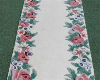 2296 - Floral runner rug 107 x 32
