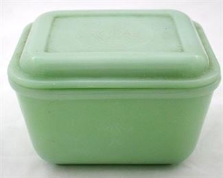 2441 - Jadeite covered refrigerator dish 5.25 x 4.5 x 3.5

