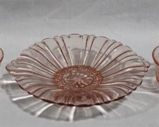 2498 - 3 Assorted Pink Glass Items
