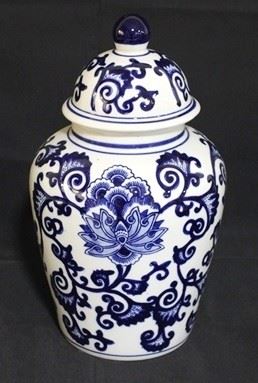 4089 - Blue & white 14" tall ginger jar
