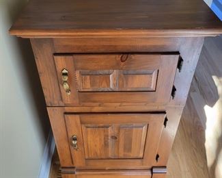 Antique Soild Oak Ice Chest 2 doors with open top