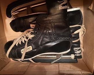 Vintage Panther Bauer ice skates with orig. box.