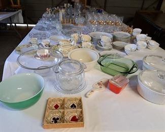 PYREX, CORNING AND OTHER KITCHEN BOWLS