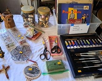 BUTTONS, WOOD SPOOLS