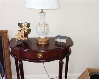Demilune table, lamp