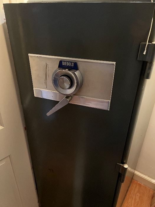 DOVER ESTATE SALE in Dover, MA starts on 12/9/2022