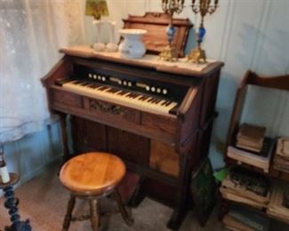 pump organ