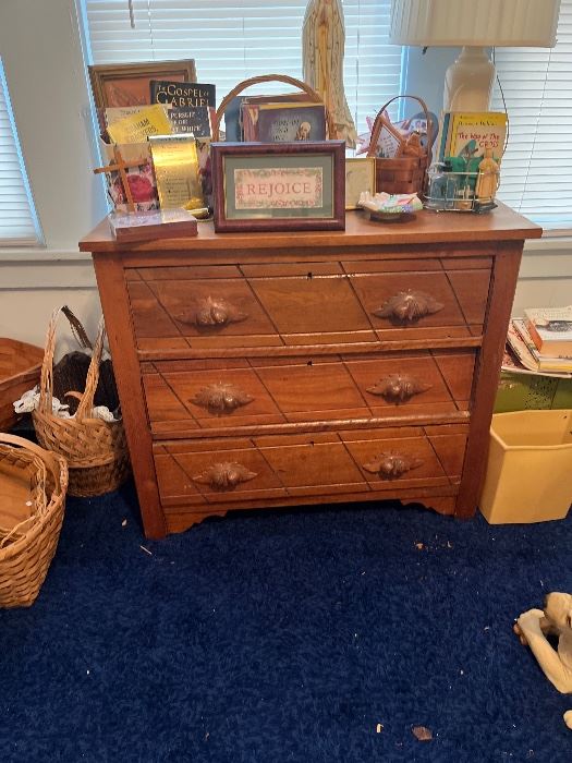 Rockwood Estate Sales in Topeka, KS starts on 11/18/2022