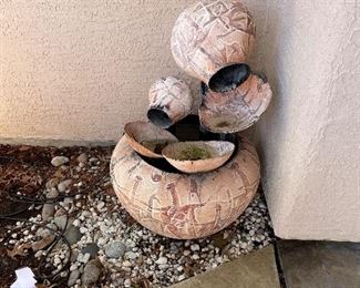 Decorative water fountain 