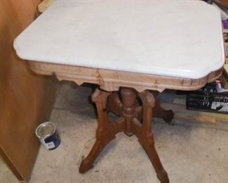 VICTORIAN PARLOR TABLE