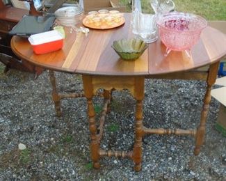 DROP LEAF TABLE
