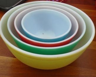 PYREX MIXING BOWL SET