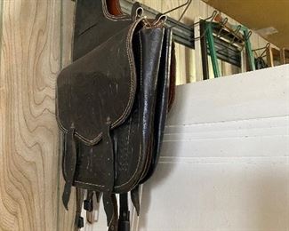 VINTAGE SIDE SADDLE BAG