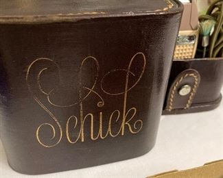 VINTAGE 1960 SCHICK SHAVER