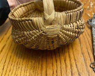 LITTLE TINY BUTTOCKS BASKET